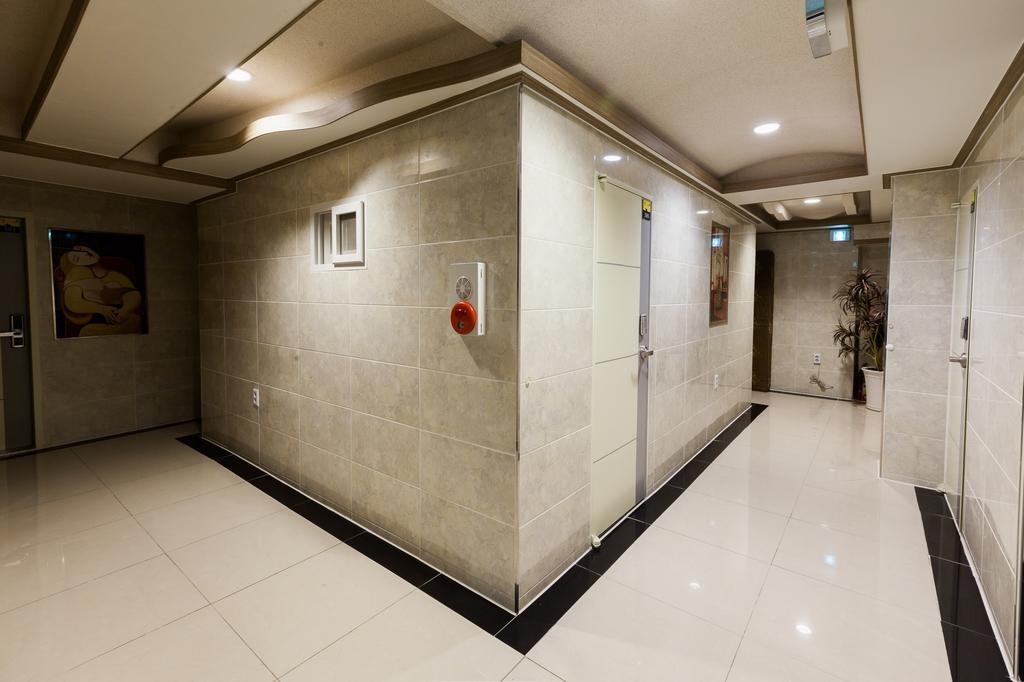 24 Guesthouse Edae Сеул Екстериор снимка
